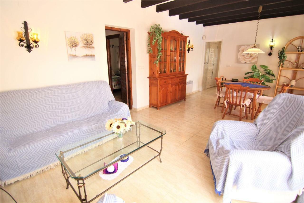 Villavenus Calpe Luaran gambar