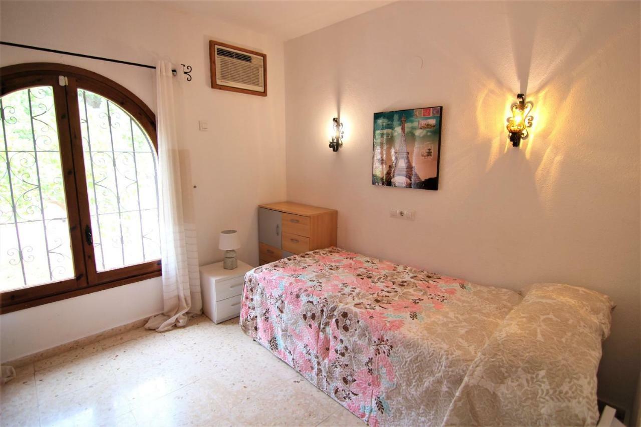 Villavenus Calpe Luaran gambar