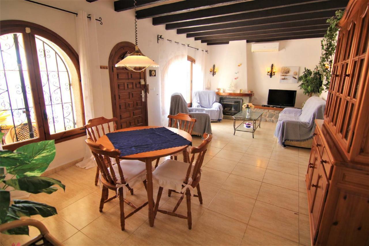 Villavenus Calpe Luaran gambar