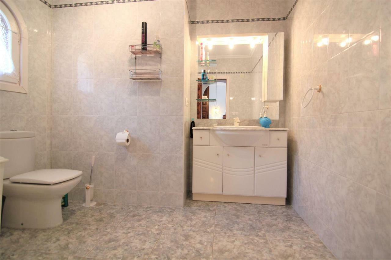Villavenus Calpe Luaran gambar
