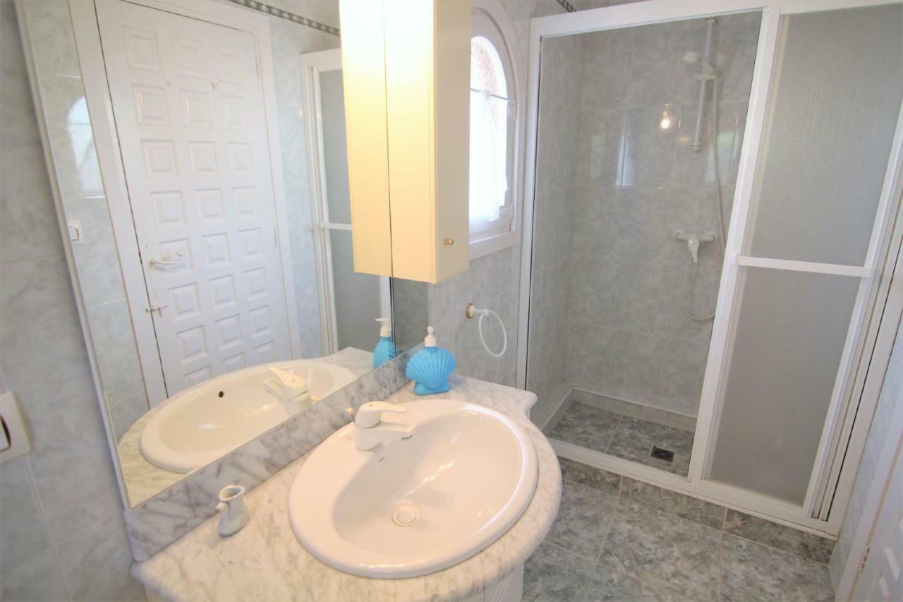 Villavenus Calpe Luaran gambar