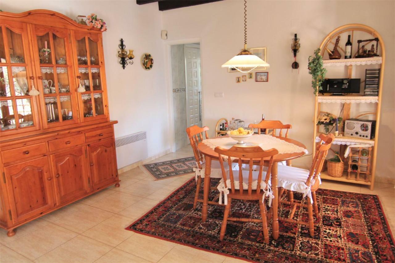 Villavenus Calpe Luaran gambar
