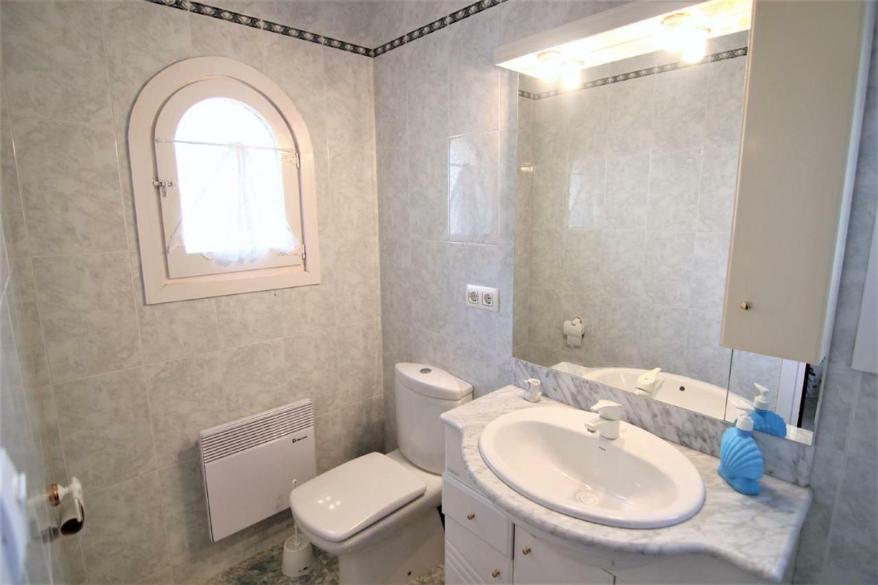 Villavenus Calpe Luaran gambar